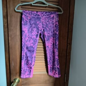 Head Purple & Pink Floral Capri Leggings
